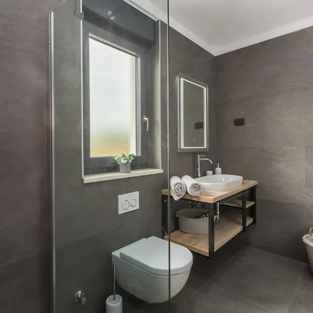 Beautiful Stefany With Pool In Porec ヴィラ Montižana