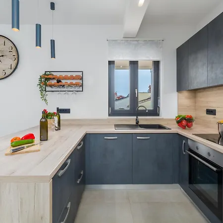 Beautiful Stefany With Pool In Porec ヴィラ