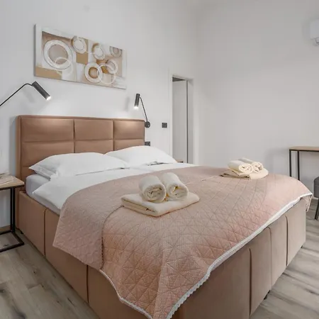 Beautiful Stefany With Pool In Porec 别墅 Montižana