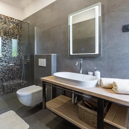 Beautiful Stefany With Pool In Porec