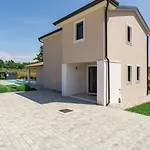 Villa Beautiful Stefany With Pool In Porec *
