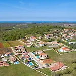 וילה Beautiful Stefany With Pool In Porec *