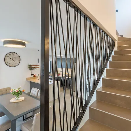 Vila Beautiful Stefany With Pool In Porec Montižana