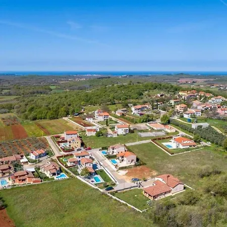 Beautiful Stefany With Pool In Porec *