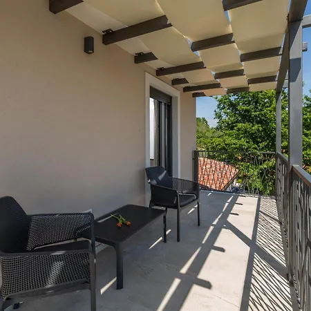 Beautiful Stefany With Pool In Porec *