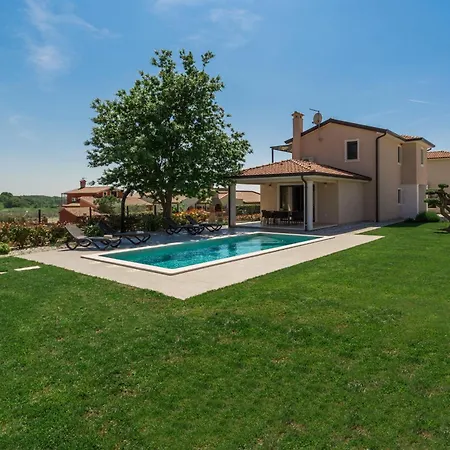 Beautiful Stefany With Pool In Porec Villa