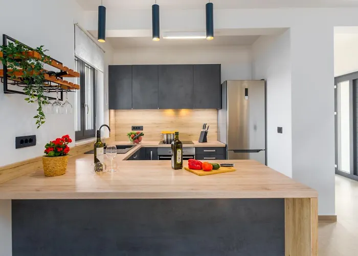 Beautiful Stefany With Pool In Porec Vila Montizana