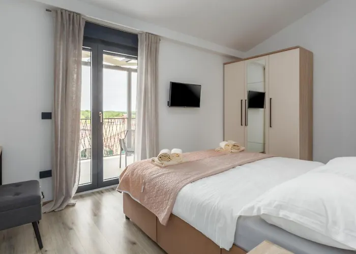 Vila Beautiful Stefany With Pool In Porec