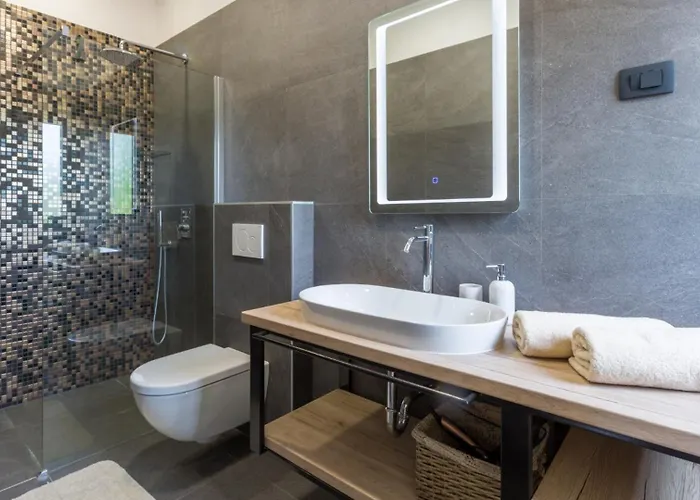 Beautiful Stefany With Pool In Porec Vila *