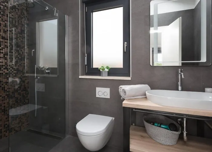 Beautiful Stefany With Pool In Porec Vila *